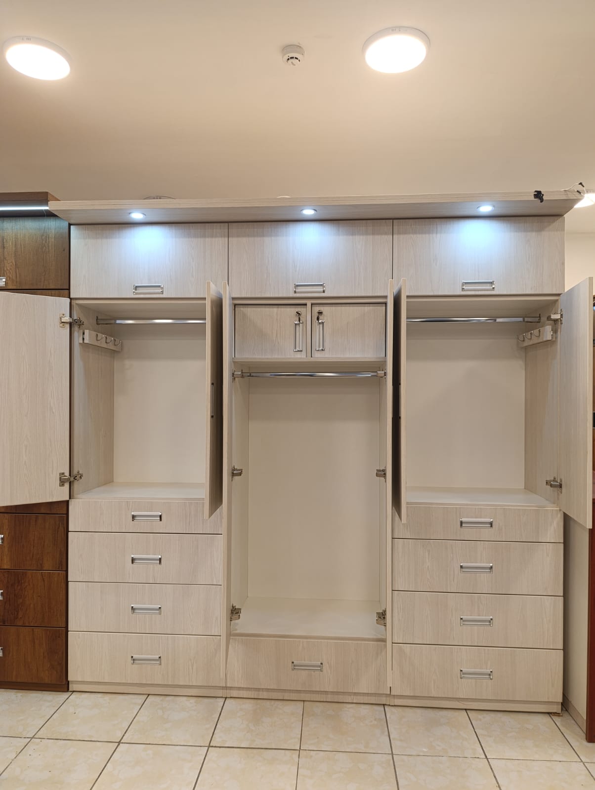 WhatsApp Image 2025-01-24 at 8.25.27 PM (1)